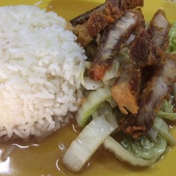 ข้าวราดผัดผักกาดขาว