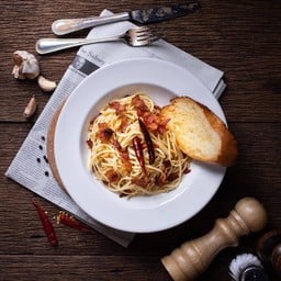 Bacon & Dried Chilli Pasta