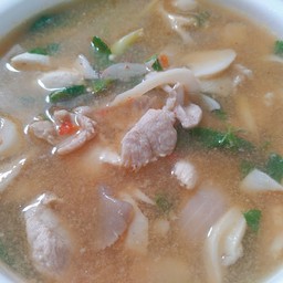 ต้มยำหมูสดน้ำใสรสชาติแซ่บสุดๆ