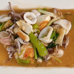 ปลาหมึกผัดไข่เค็ม