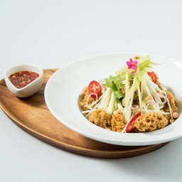 ยำมะม่วงเปรี้ยว ปลาดุกฟู