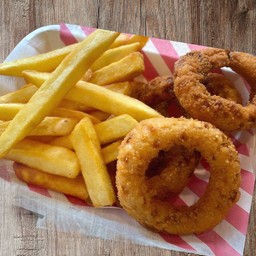 เซตเฟรนฟรายส์-หัวหอมทอด Mixed French fries & Onion rings