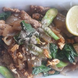 ผัดไท (ยายอึ่ง) เจ้าเก่า สุรินทร์
