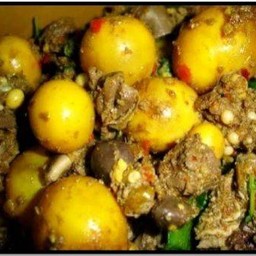 กระเพราไข่อ่อน
