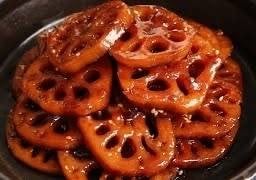 รากบัวน้ำขิง,กะทิสด,นมสด,น้ำลำไย อย่างใดอย่างหนึ่ง