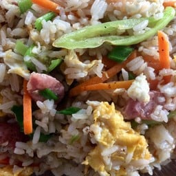 ข้าวผัดแหนม