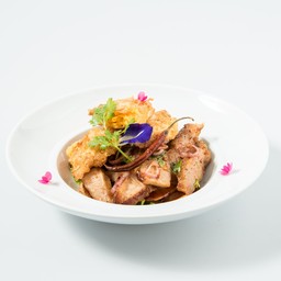 ยำคอหมูย่างไข่ดาวฟู