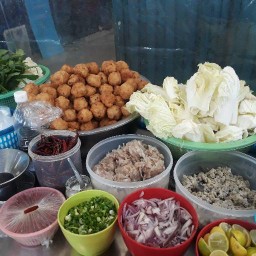 ยำแหนม@ตลาดเทศบาล๑ chaiyaphum