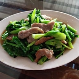 ผัดผักคะน้า