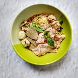 ก๋วยเตี๋ยวต้มยำรวมหมู