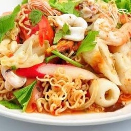 ยำมาม่ารวมมิตร (ต้มยำ)