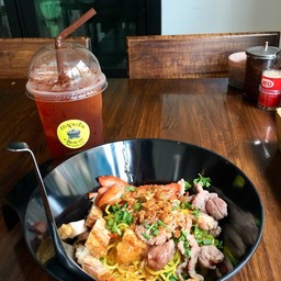 บะหมี่สี่หมู