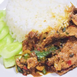 ข้าวราดกะเพราหมูชิ้น