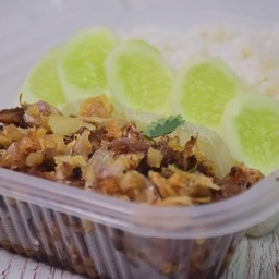 ข้าวราดหมูทอดกระเทียม