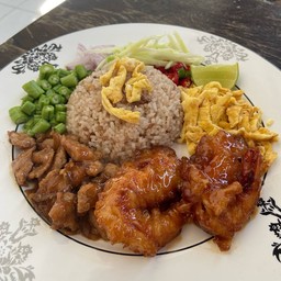 ข้าวคลุกกะปิ กุ้งทอดซอสมาขาม