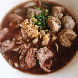 ร้านก๋วยเตี๋ยวหมูแพรวา