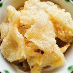 ราดหน้าเส้นกรอบหมูหมัก