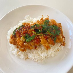 ข้าวกะเพรากรอบ