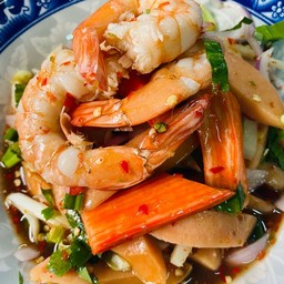 ยำกุ้งสุก+ปูอัด+ใส้กรอก