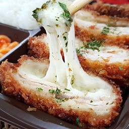 치즈꽉찬돈까스Cheese pork cutlets