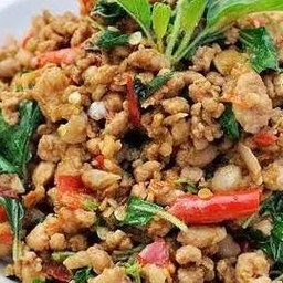 ผัดกะเพรา กับข้าว