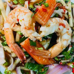 ยำกุ้งสุกปูอัด