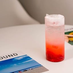 สตอเบอรี่ โซดา