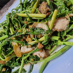 ผักกระเฉด