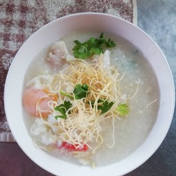 เจ๊ตุ้ย ก๋วยจั๊บ อุบล(โจ๊ก)