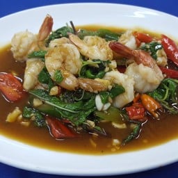 Spicy stir fried shrimp with chili and basil