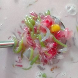 ขนมจีน-ขนมหวาน-น้ำผลไม้ By Jenny