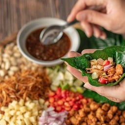 เมี่ยงคำ Savoury leaf wraps