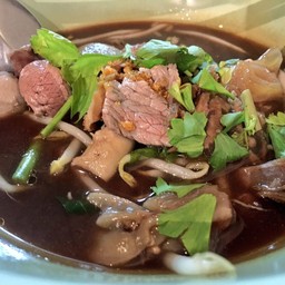 เกาเหลาเนื้อเปื่อย,สด ลูกชิ้น