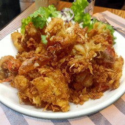 ปูนิ่มทอดกระเทียมพริกไทย