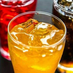 แฟนต้าน้ำส้มใส่น้ำแข็ง - แก้ว