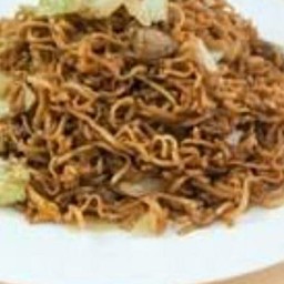 มาม่าผัดกระเพราหมูกรอบ