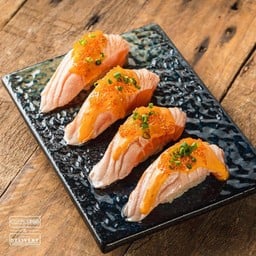 ซูชิแซลมอนเบิร์นไฟซอสสไปซี่