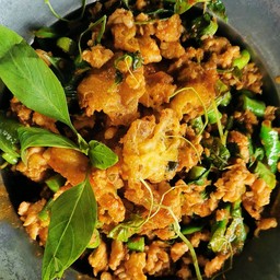 ข้าวฉู่ฉี่ไข่เจียว