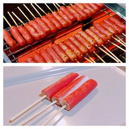 ไส้กรอกแดง ( จู๋หมา ) 10 ไม้ + ปูอัดแดง หน้าโรงเรียน 10 ไม้