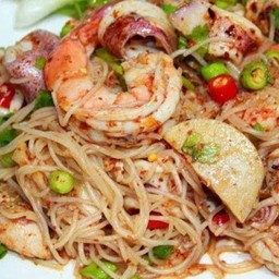 ยำขนมจีนทะเล