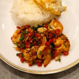 ข้าวกุ้งคั่วพริกเกลือ
