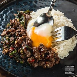 ข้าวกะเพราเนื้อออสเตรเลียนวากิว + ไข่ออนเซน