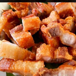 สามชั้นทอดน้ำปลา