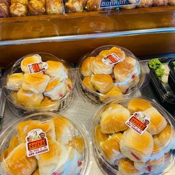 ขนมปังแลบลิ้น