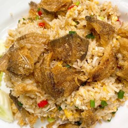 ข้าวผัดพริกขี้หนูสด ปลาสลิด