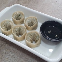 มานดูหมูนึ่ง Steamed pork dumplings