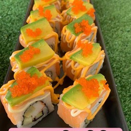 แซลมอนอโวคาโด้ โรล