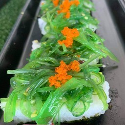 ยำสาหร่าย ซูชิ