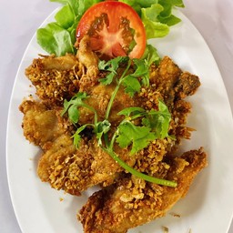 Fried Fish with Garlic & Pepper  ปลาทอดกระเทียมพริกไทย