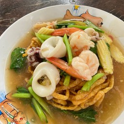 หมี่กรอบราดหน้าทะเล